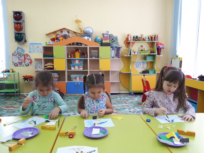 В разновозрастной группе прошел «Синичкин день».